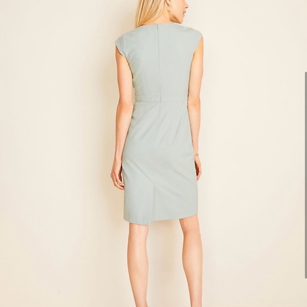 Ann Taylor mint green keyhole dress in end on end. Size 12 - Picture 3 of 10